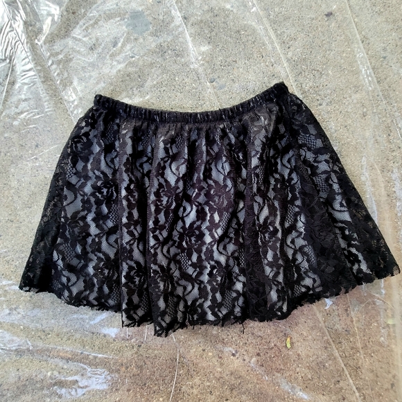 Host Pick 💝 Girls cute layered Skirt - Picture 5 of 7